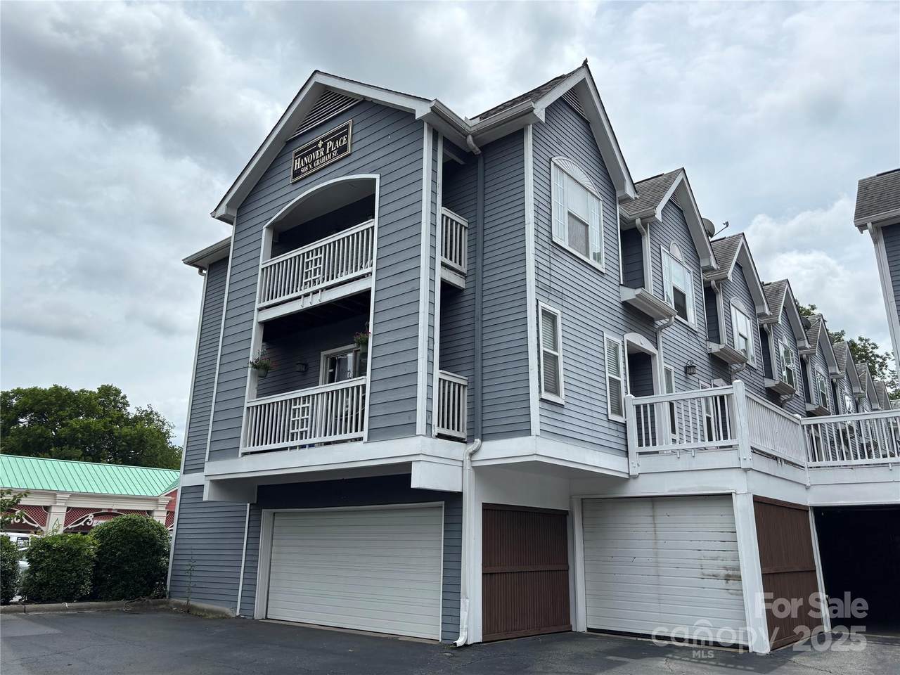 508 Graham Street - Photo 1