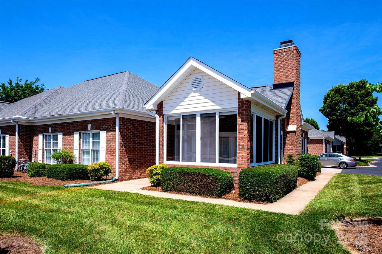 8538 Highland Glen Drive - Photo 1