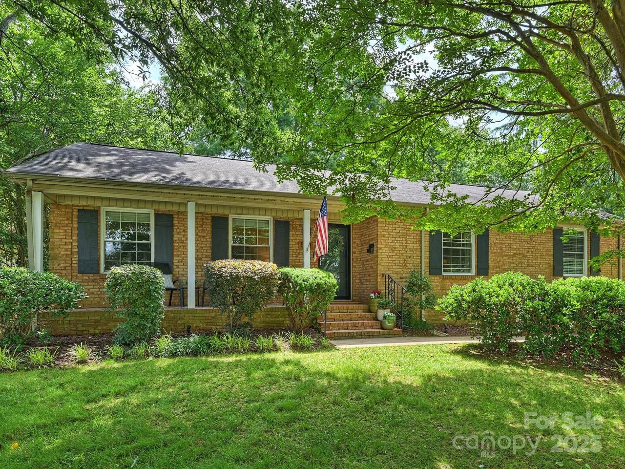 5211 Londonderry Road - Photo 1