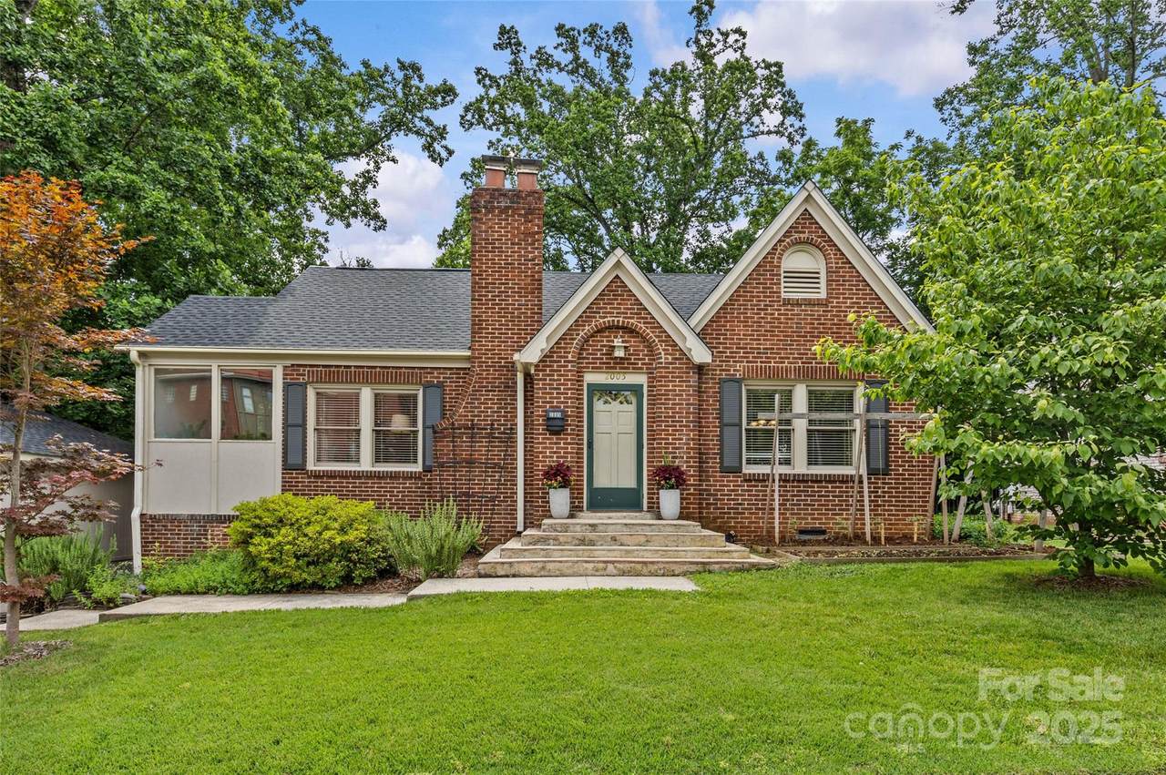 2005 Scott Avenue - Photo 1