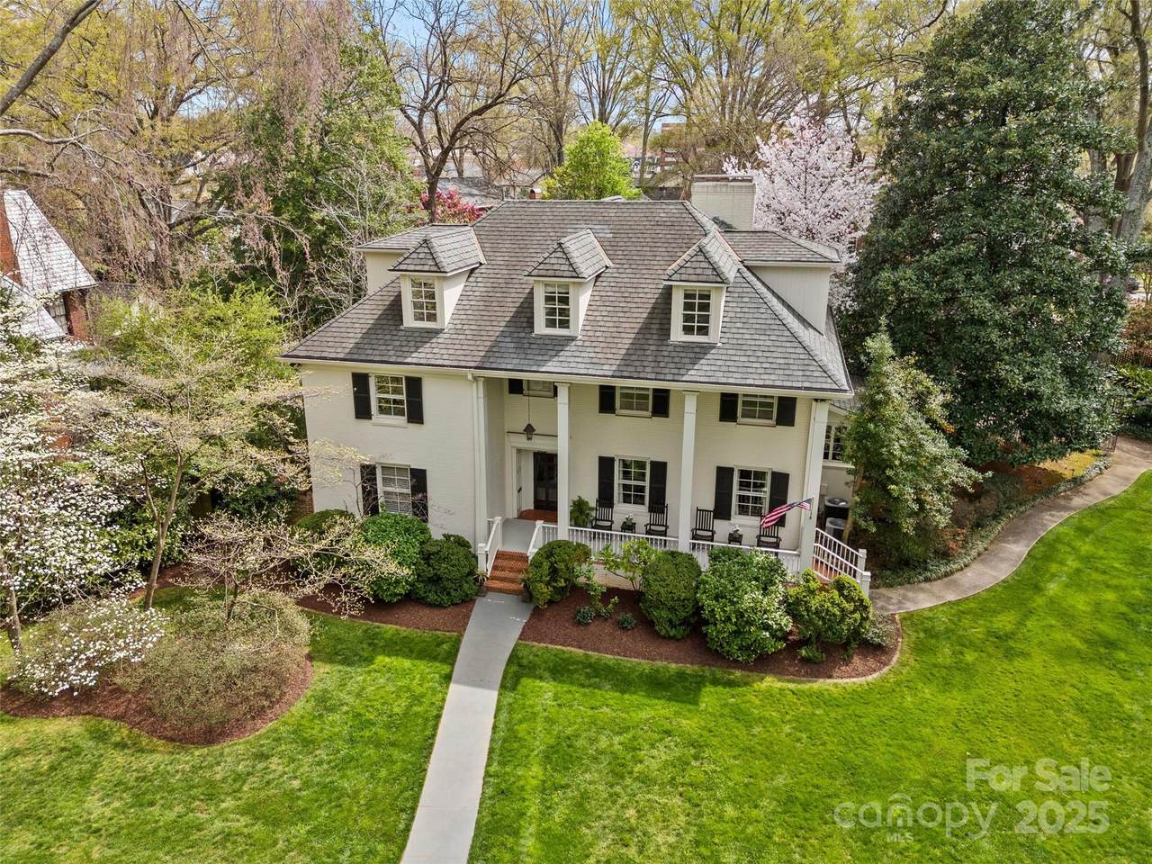 1579 Queens Road - Photo 1