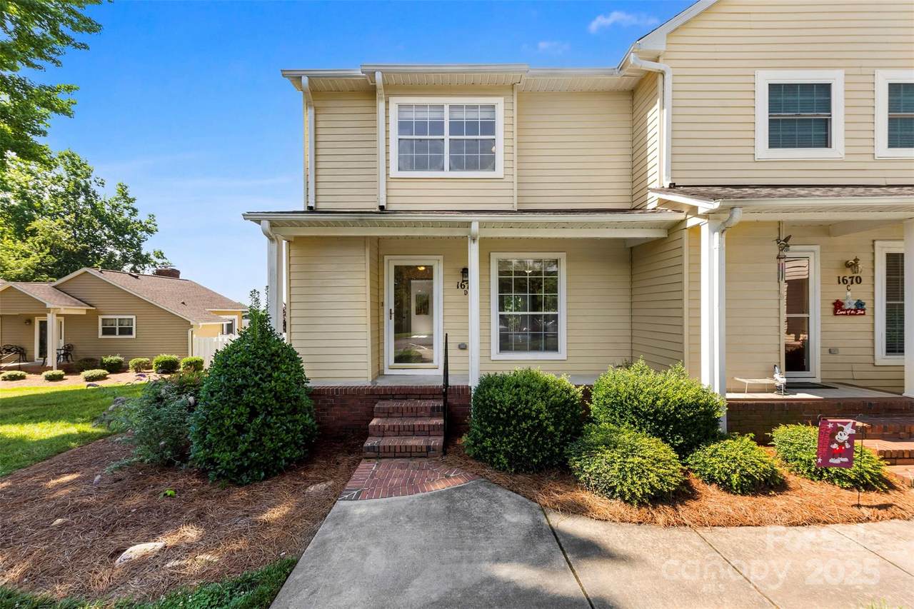 1670 Robins Nest Court - Photo 1