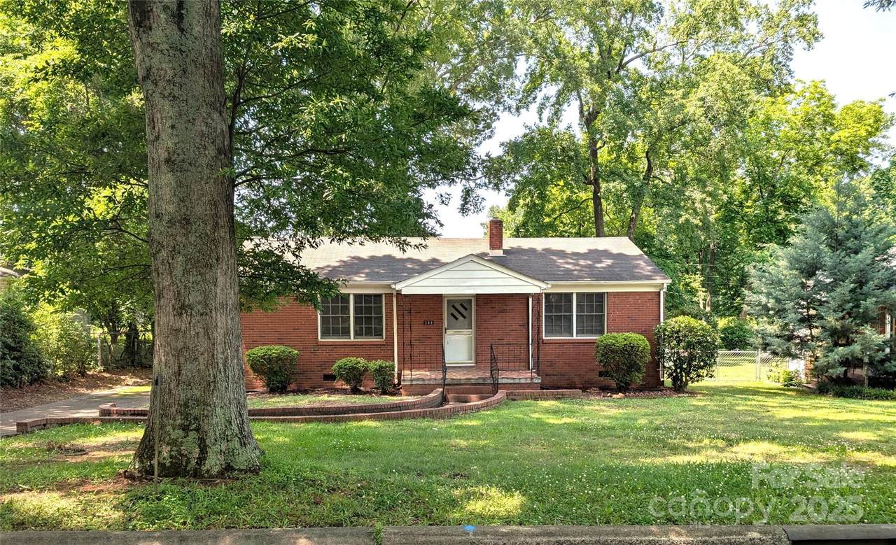 309 Fannie Circle - Photo 1