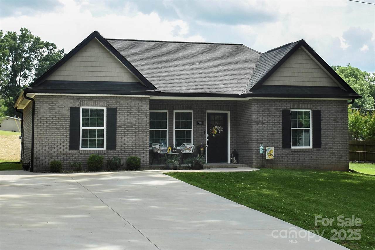 604 Ohio Avenue - Photo 1