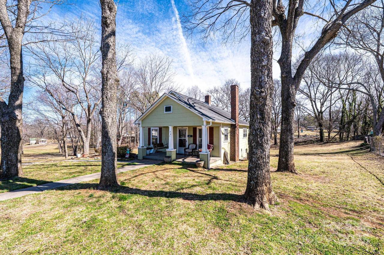 905 Orchard Street - Photo 1