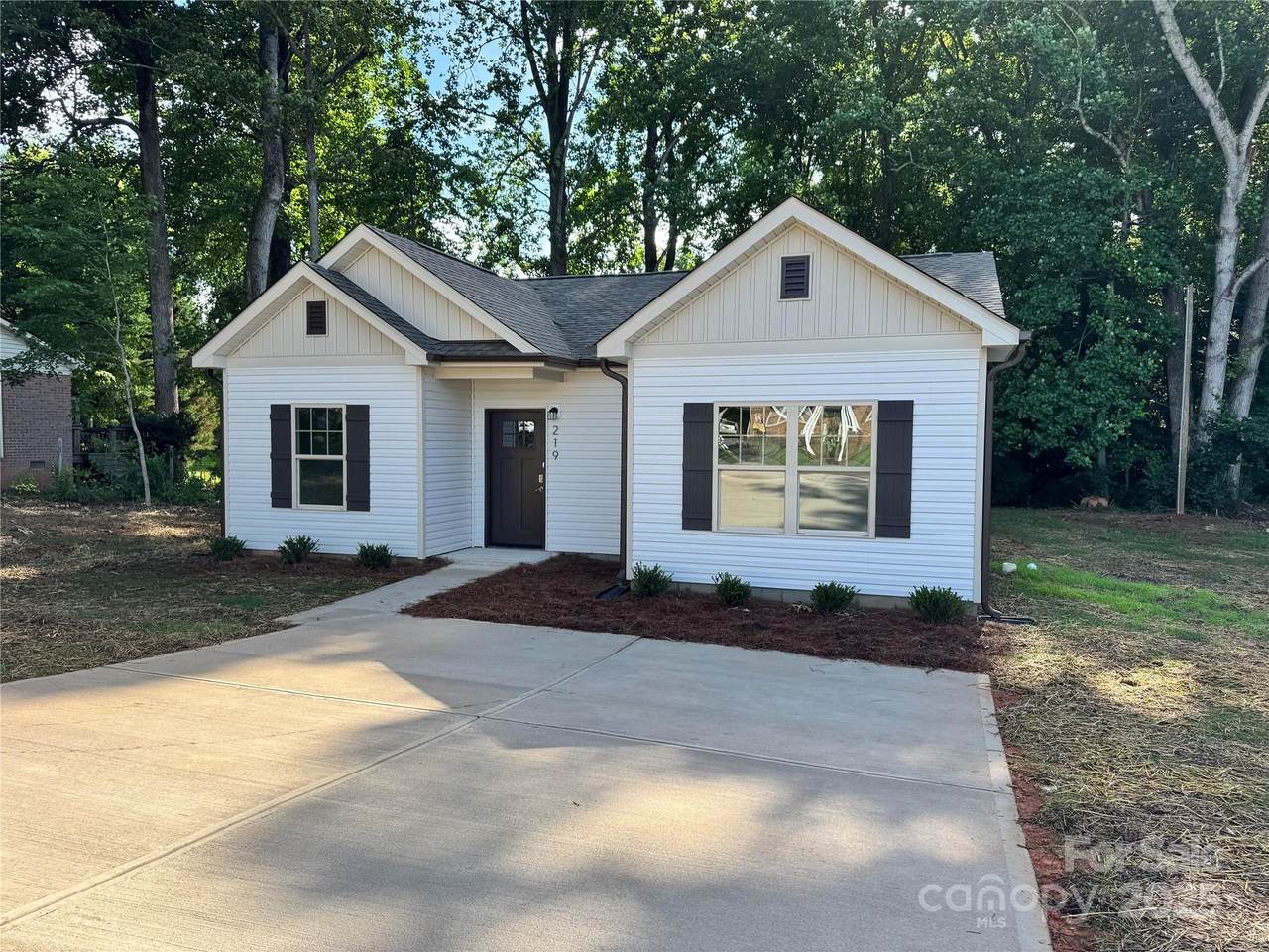 219 Pine Street - Photo 1