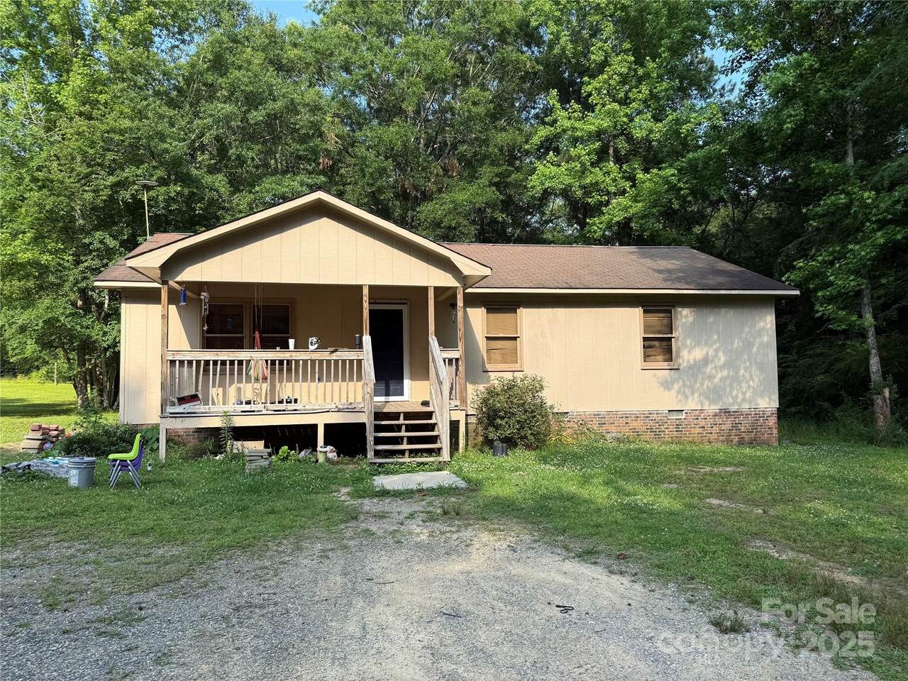 5881 Robinhood Road - Photo 1