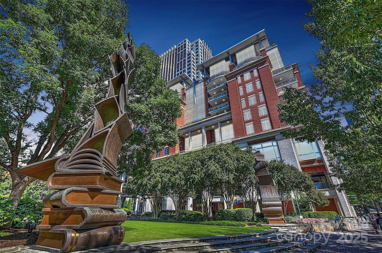 435 Tryon Street - Photo 1