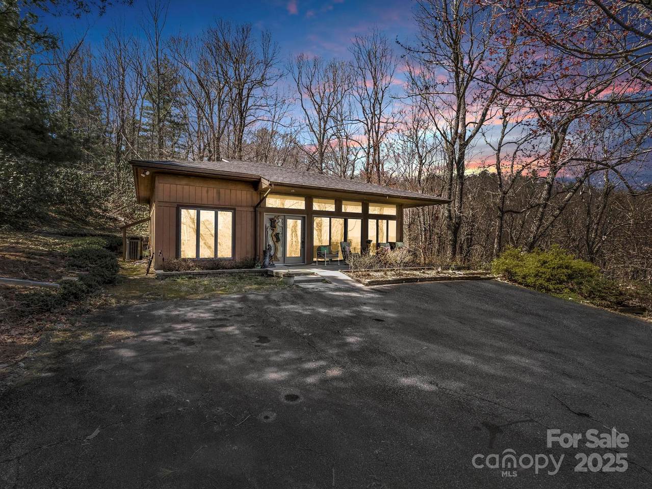 828 Foster Hill Drive - Photo 1