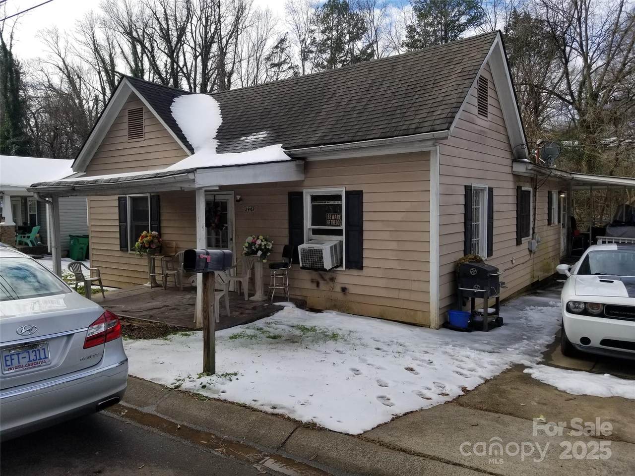 2942 Reid Avenue - Photo 1