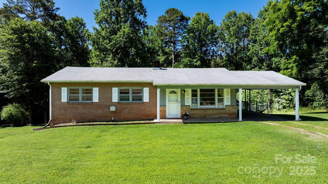 917 Sunset Avenue - Photo 1