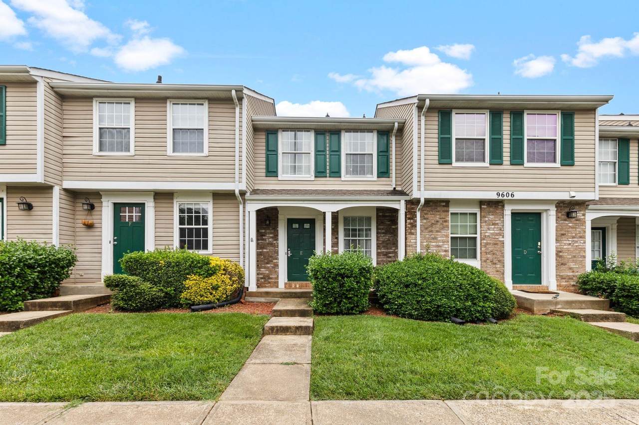 9606 Vinca Circle - Photo 1