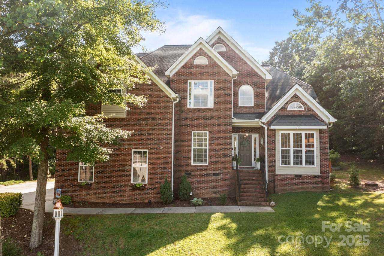 2019 Lynmore Drive - Photo 1