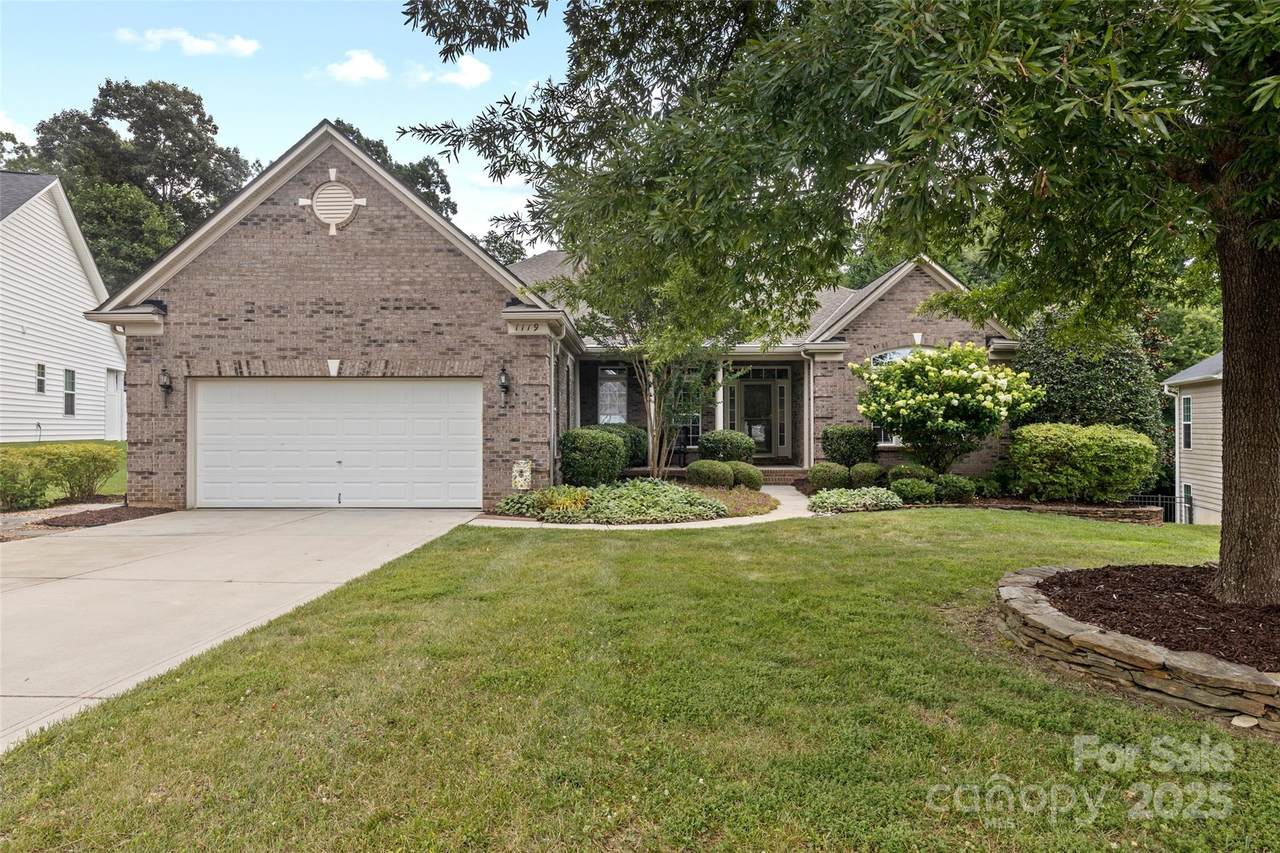 1119 Williamstown Road - Photo 1