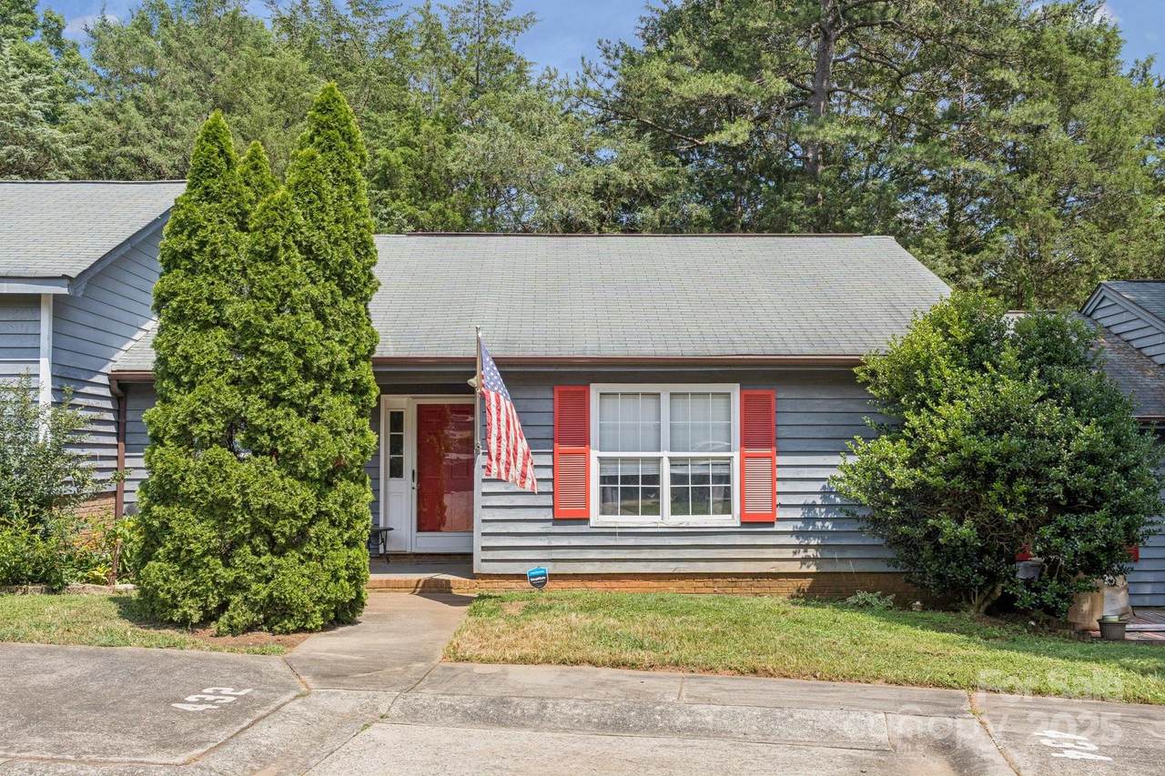 432 English Ivy Court - Photo 1