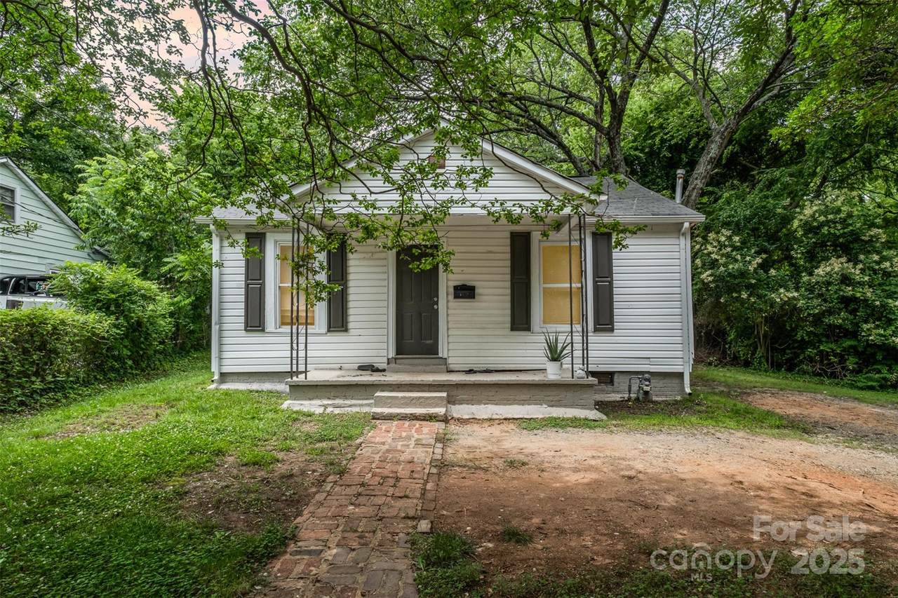 822 Cantwell Street - Photo 1