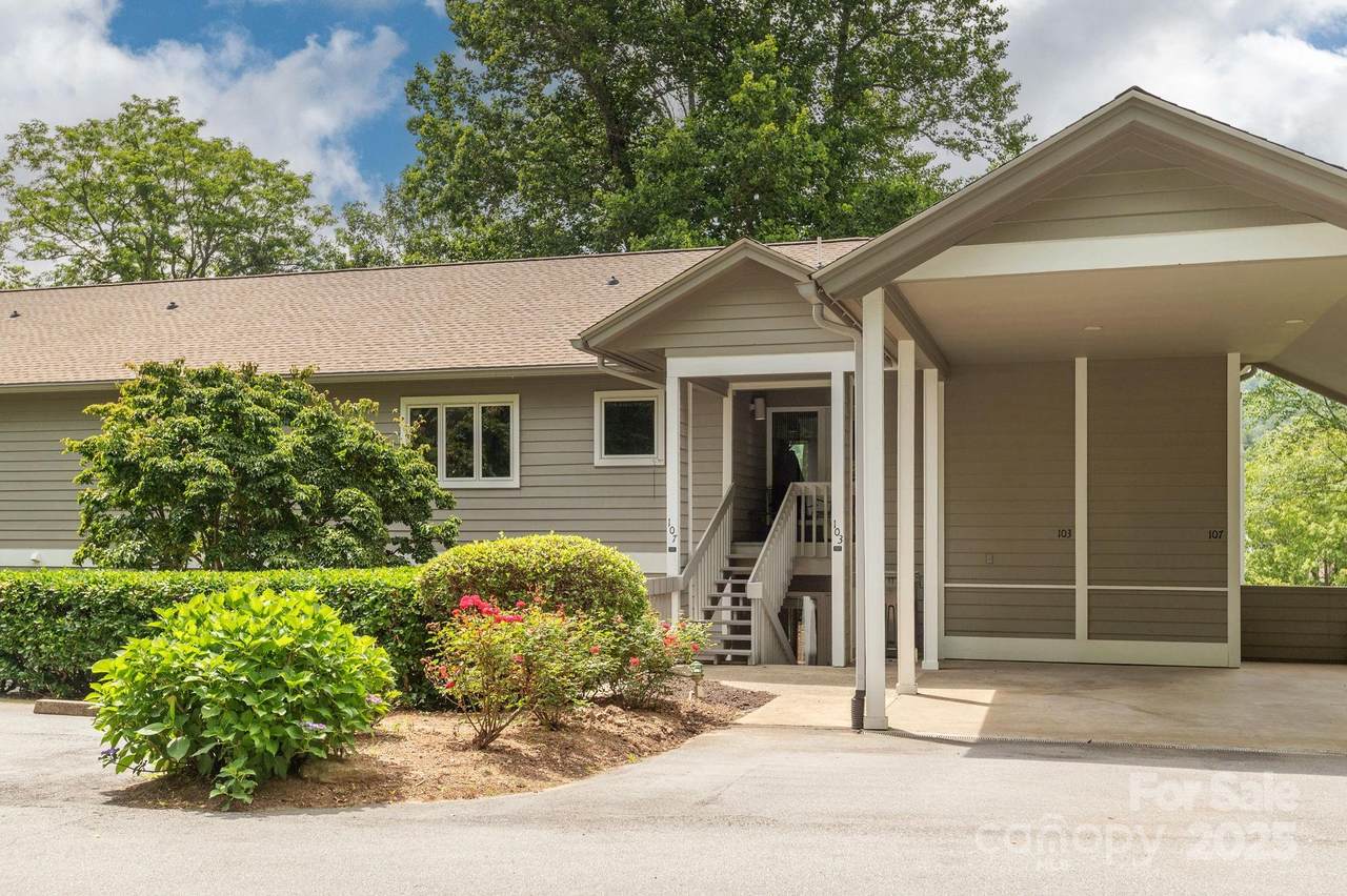 103 Golfside Drive - Photo 1