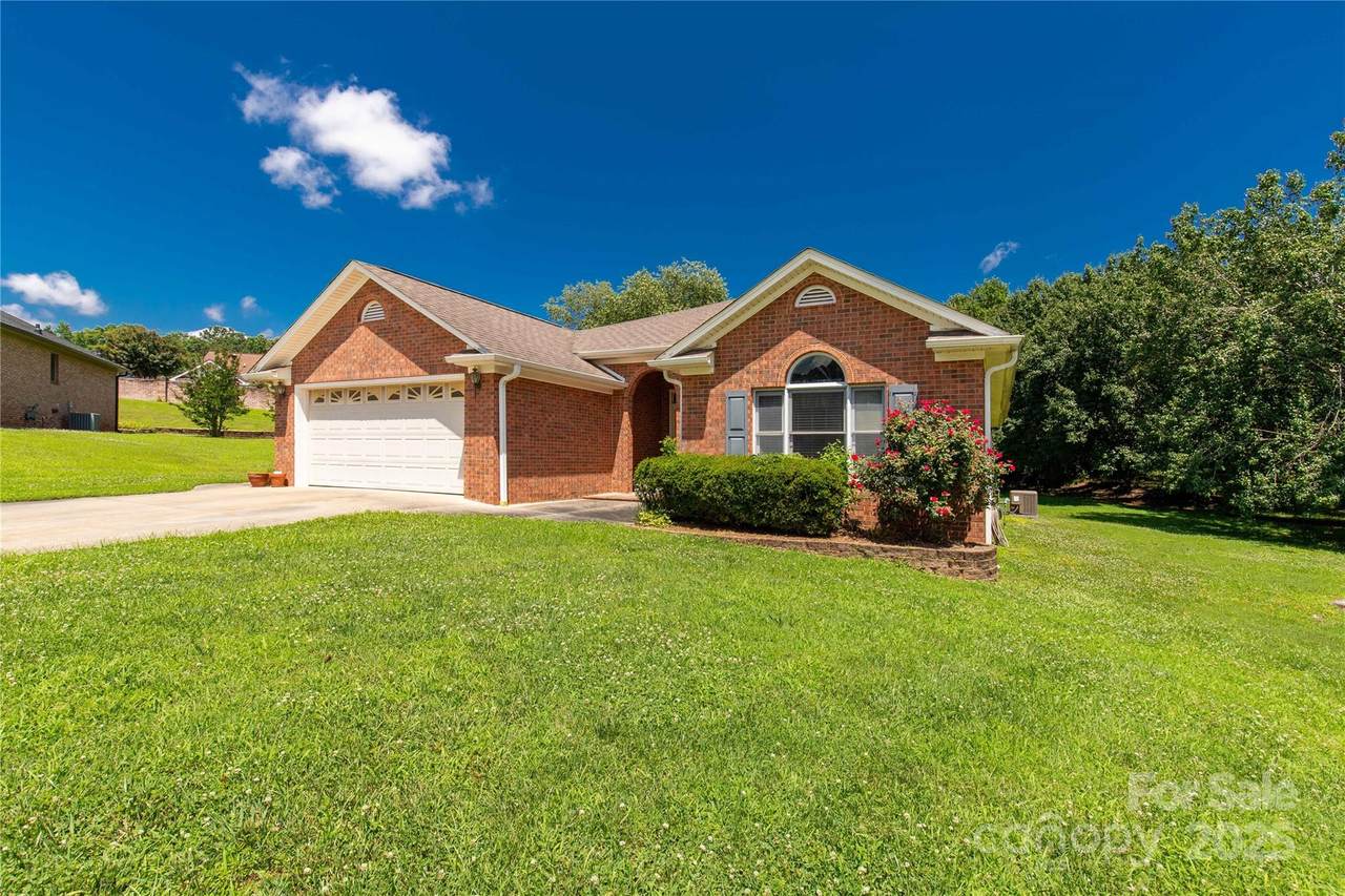 511 Birmingham Court - Photo 1
