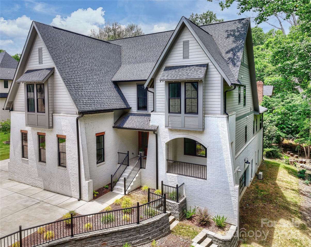 7011 Chateau Bordeaux Lane - Photo 1