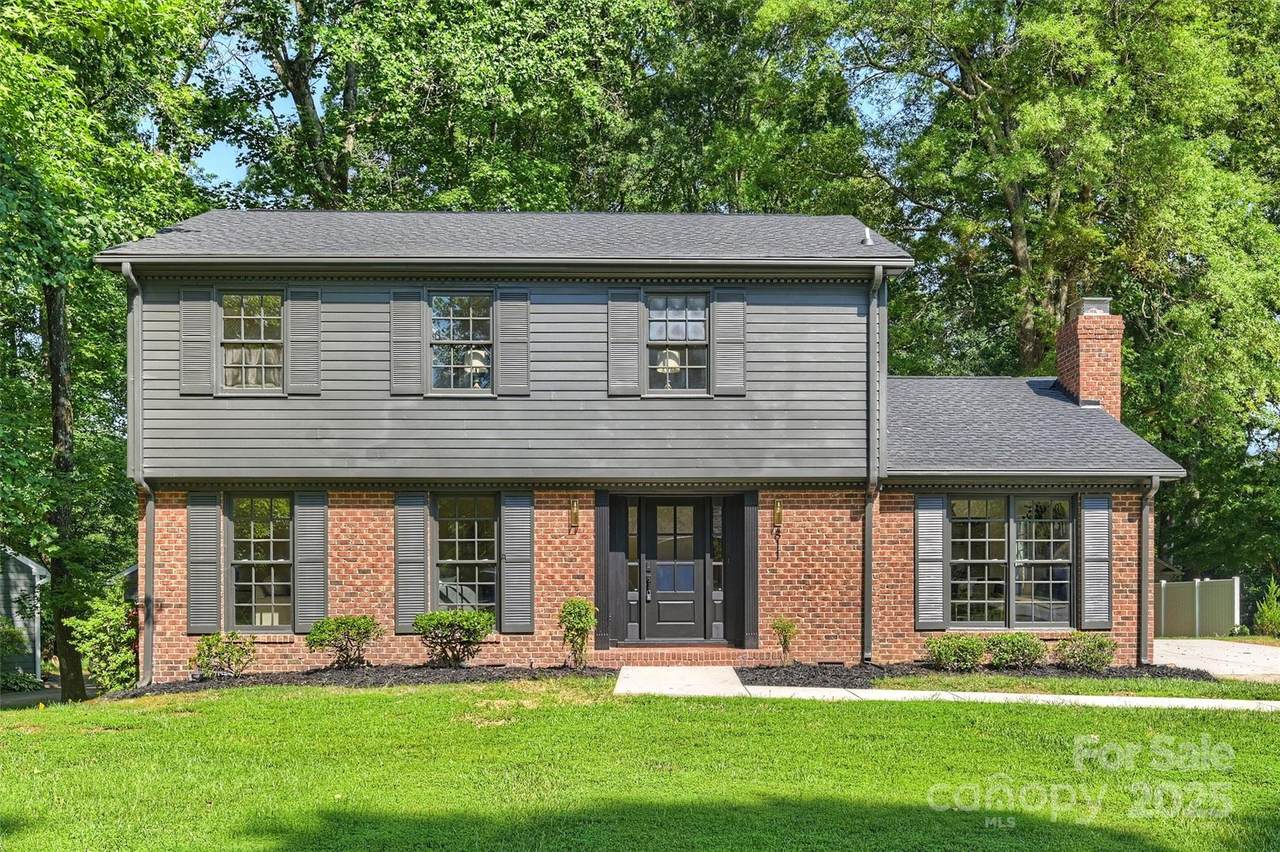 811 Ashmeade Road - Photo 1