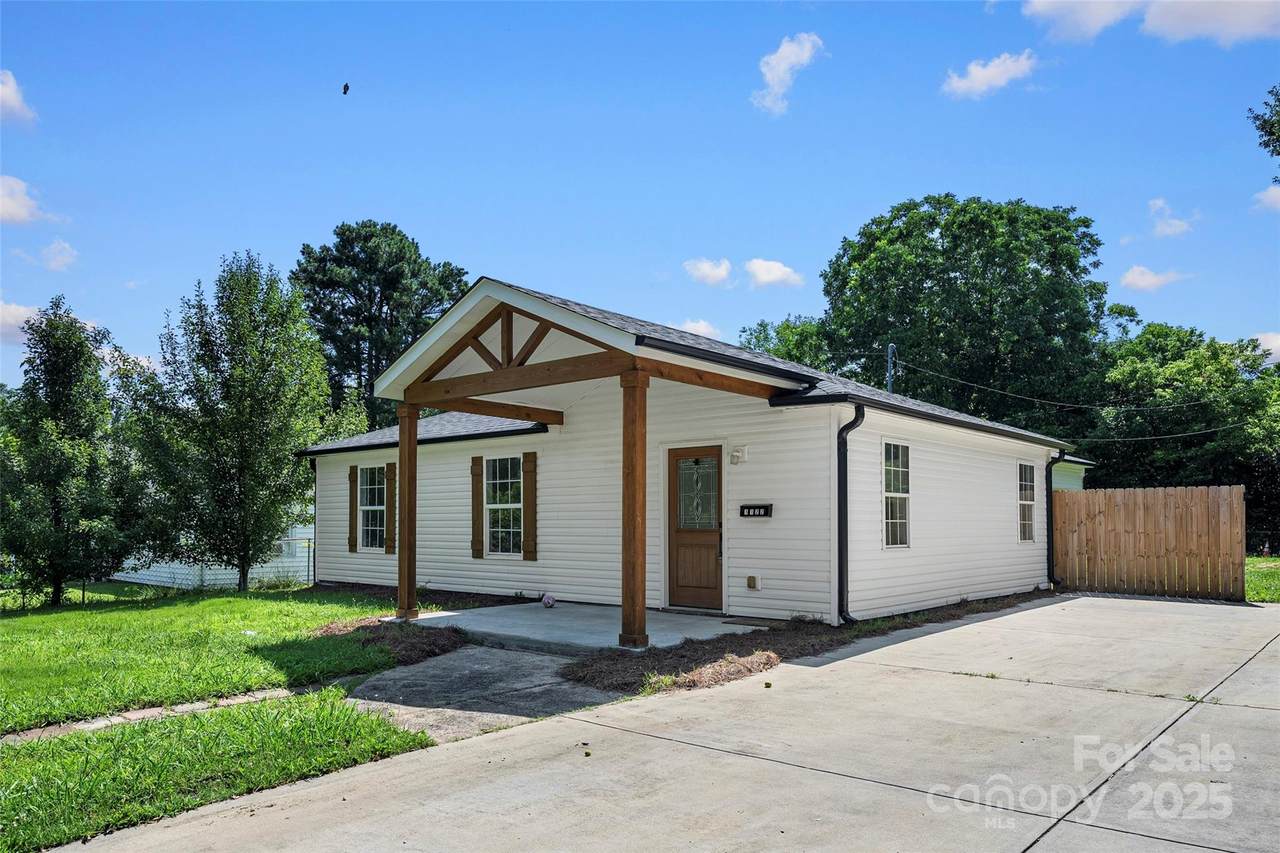 1122 Oconee Avenue - Photo 1