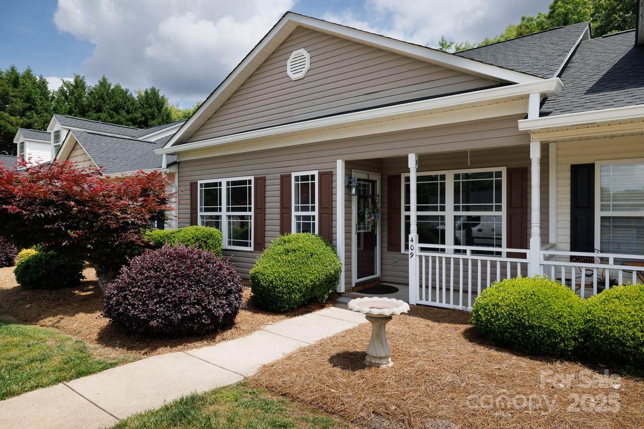 409 Guiness Place - Photo 1