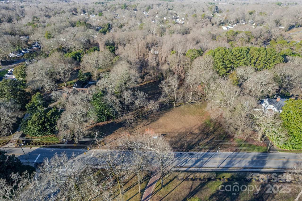 531 Winding Way Street - Photo 1