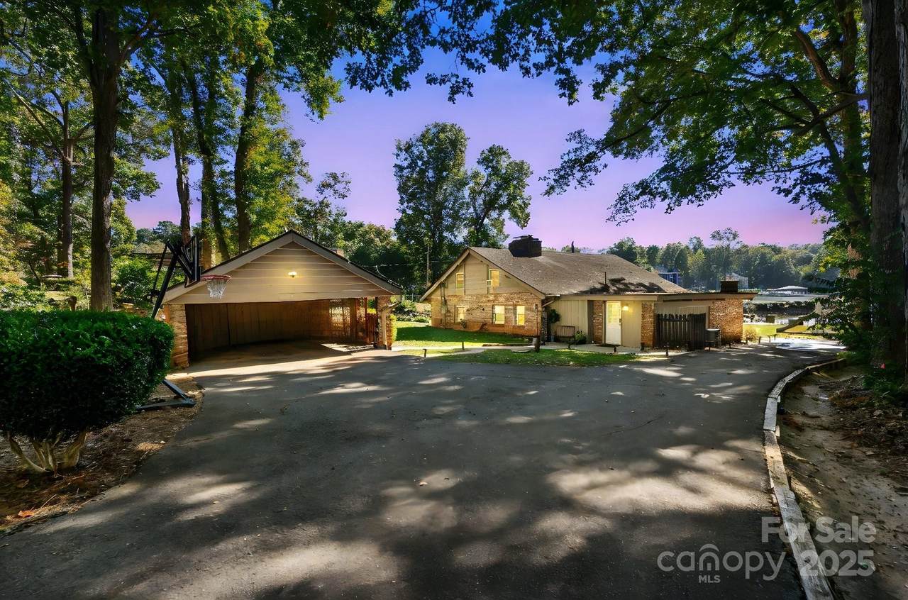 364 Catalina Drive - Photo 1