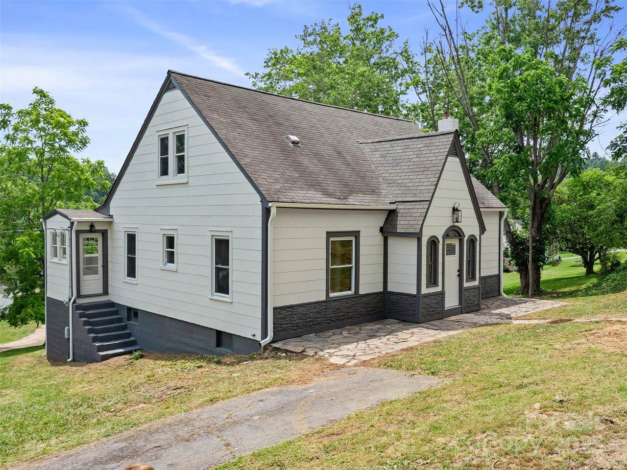 418 Mitchell Avenue - Photo 1