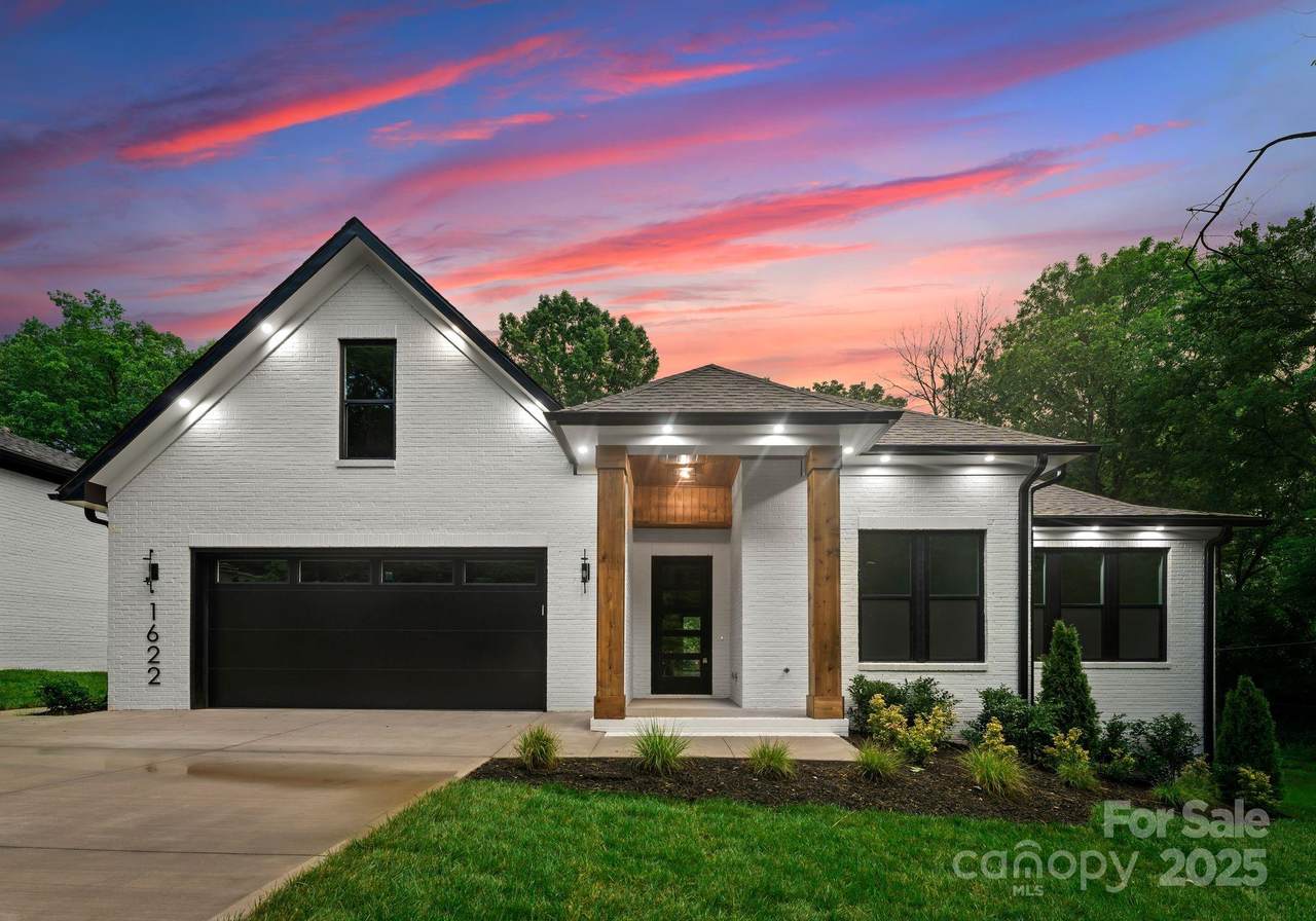 1622 Burtonwood Circle - Photo 1