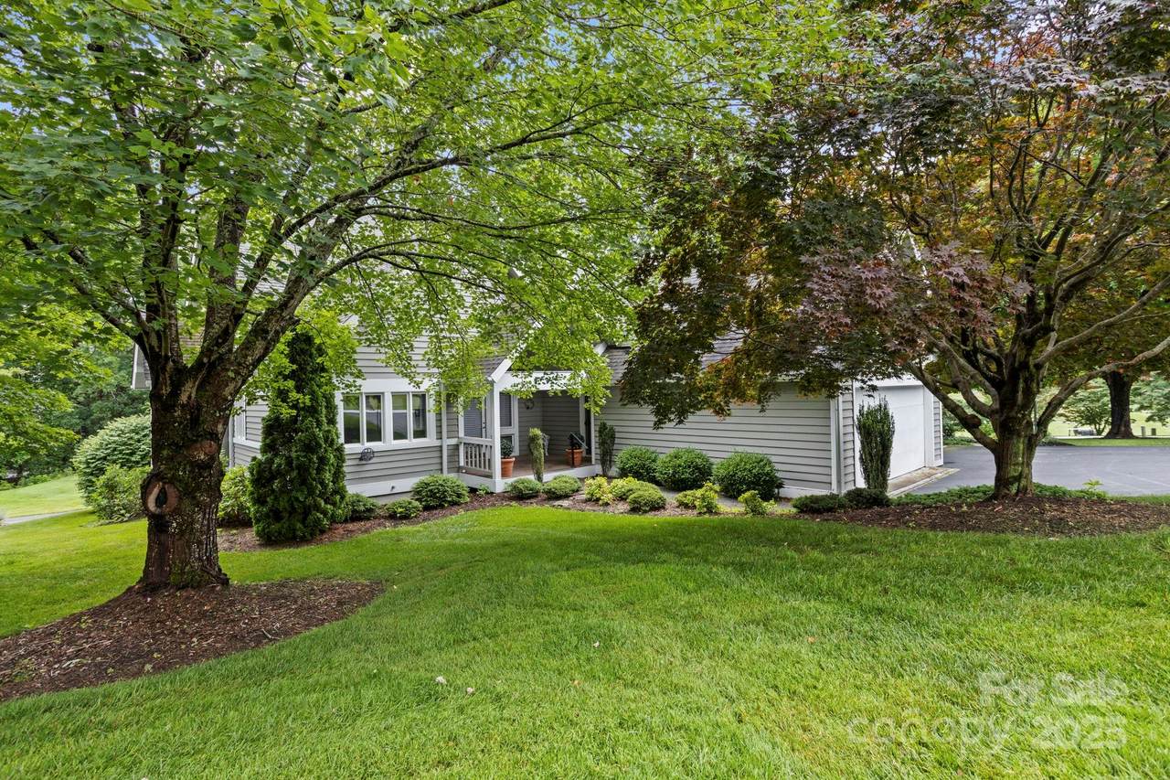 104 Overlook Drive - Photo 1