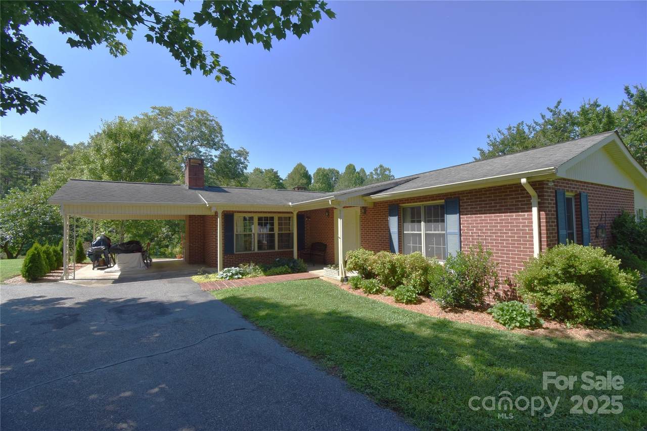 141 Azalea Drive - Photo 1