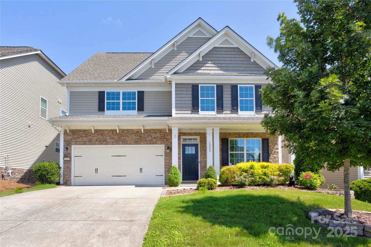 1325 Grantwood Avenue - Photo 1