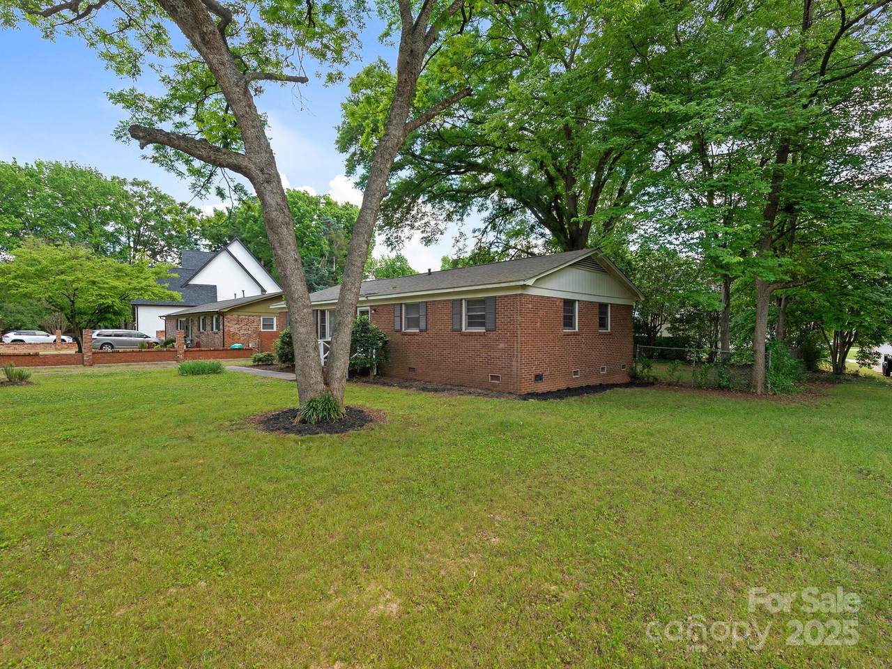 1100 Clawson Court - Photo 1