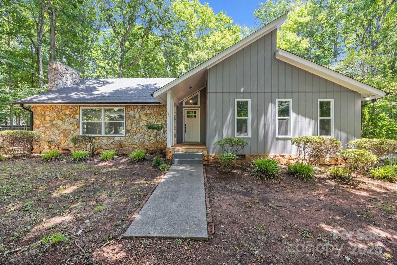 138 Ivy Lane - Photo 1