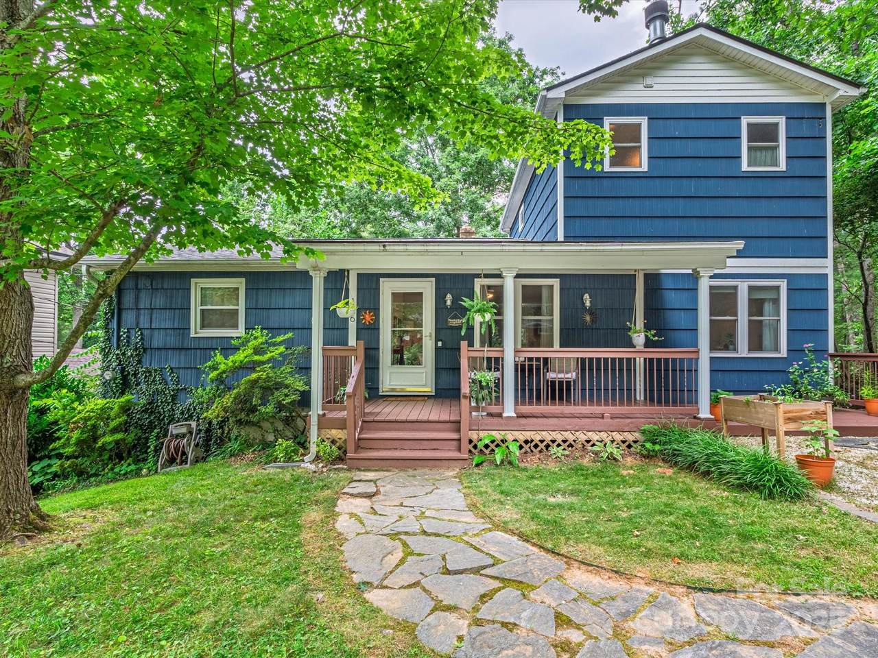 126 Locust Court - Photo 1
