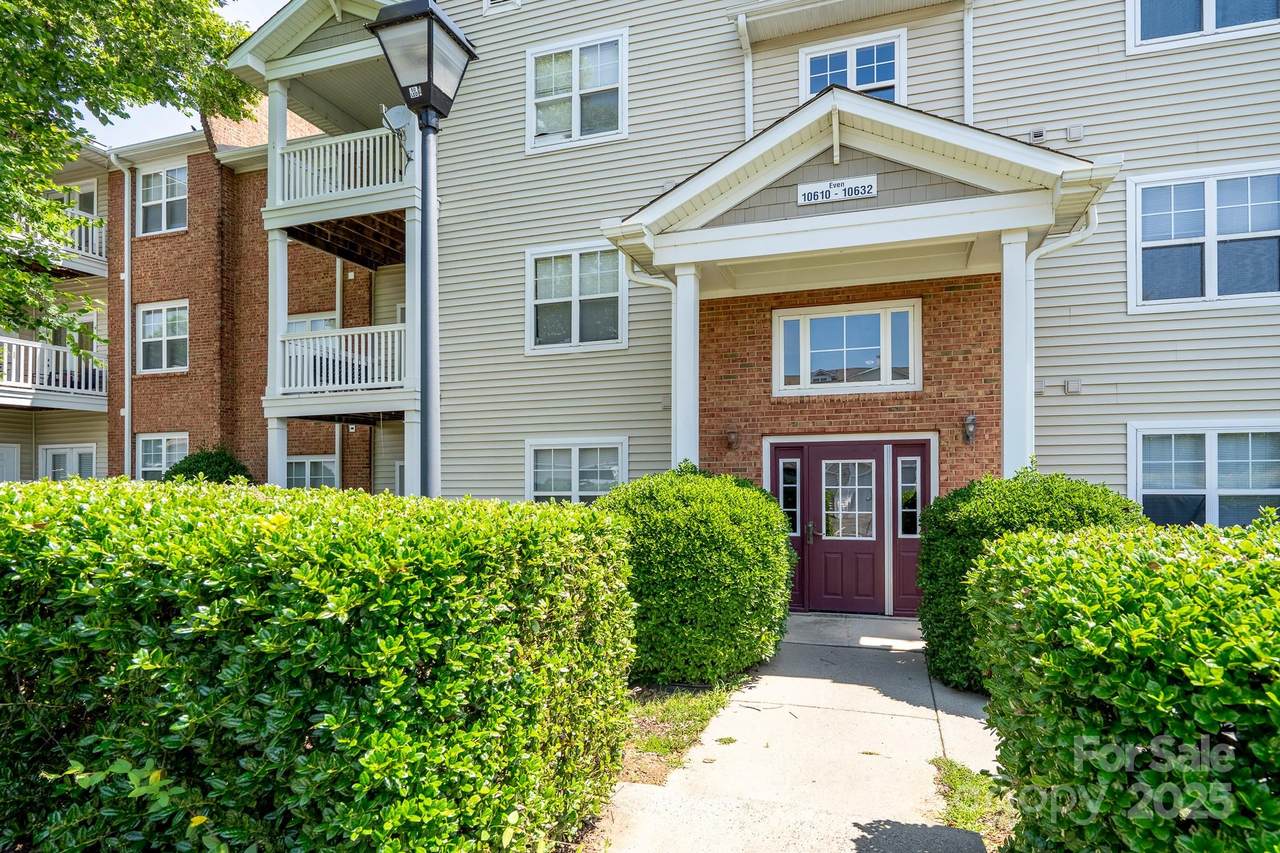 10614 Hill Point Court - Photo 1