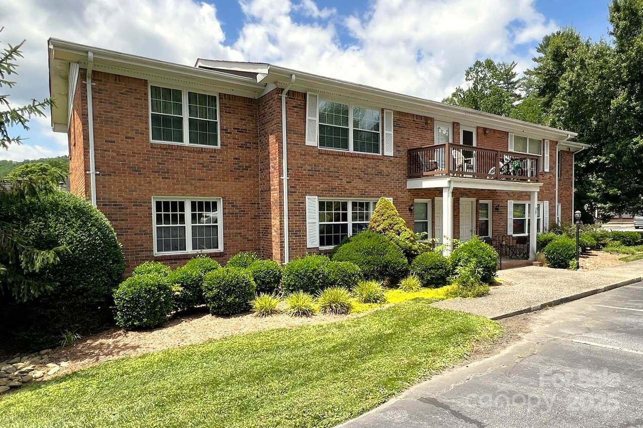 35 Capri Lane - Photo 1