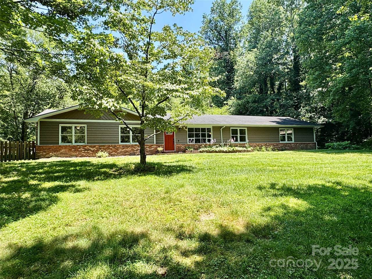 102 Prestwick Drive - Photo 1