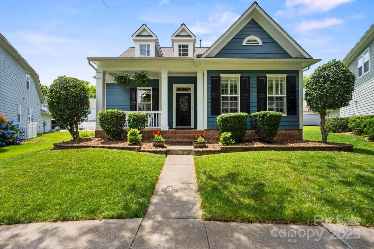 17711 North Shore Circle - Photo 1