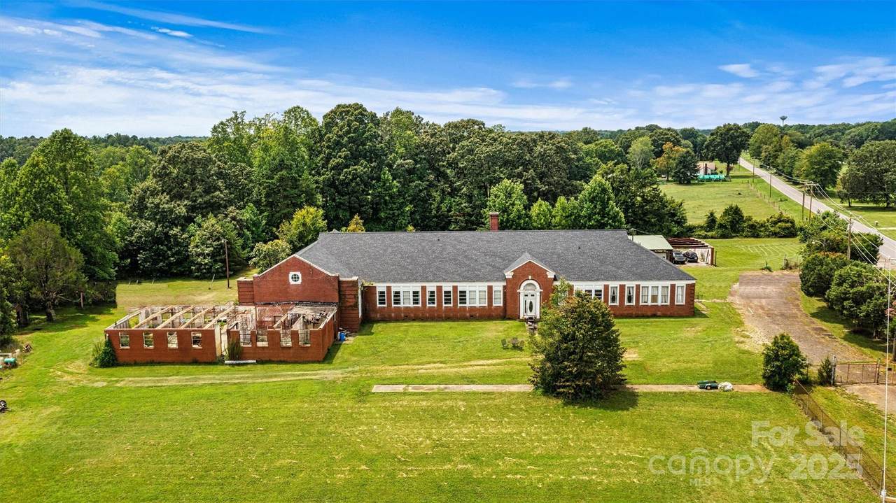 1318 Ostwalt Amity Road - Photo 1