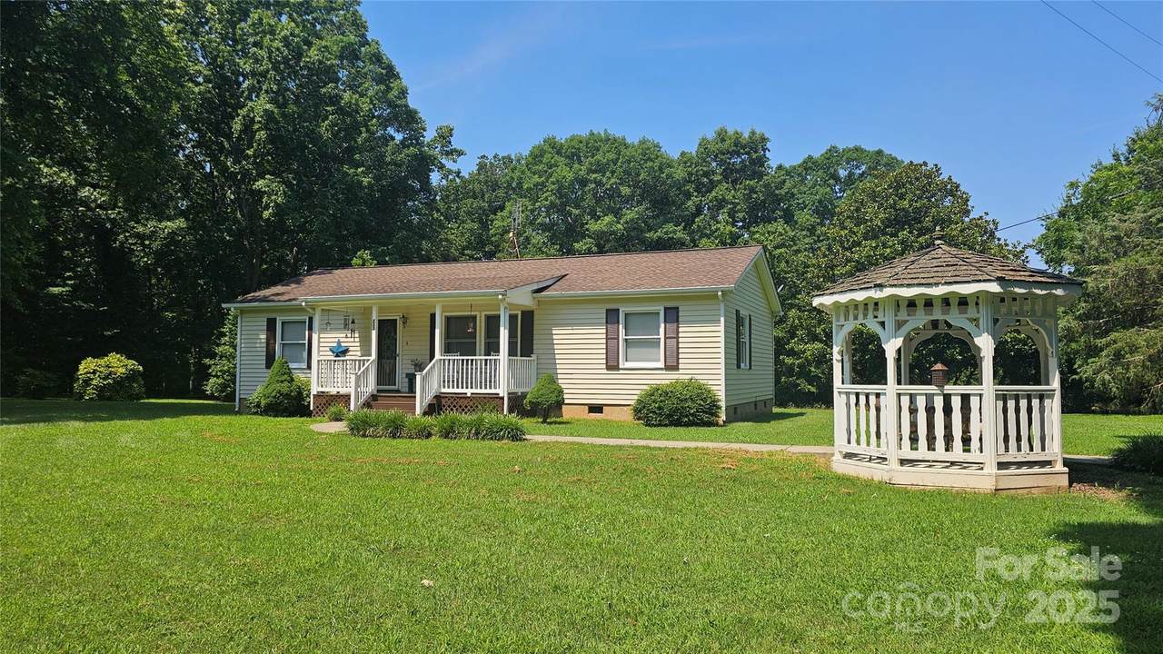 233 Hicks Road - Photo 1