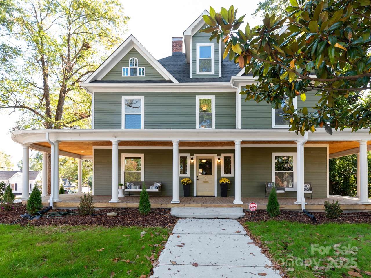 402 Chester Street - Photo 1