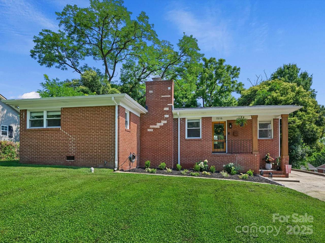 1516 Russell Avenue - Photo 1