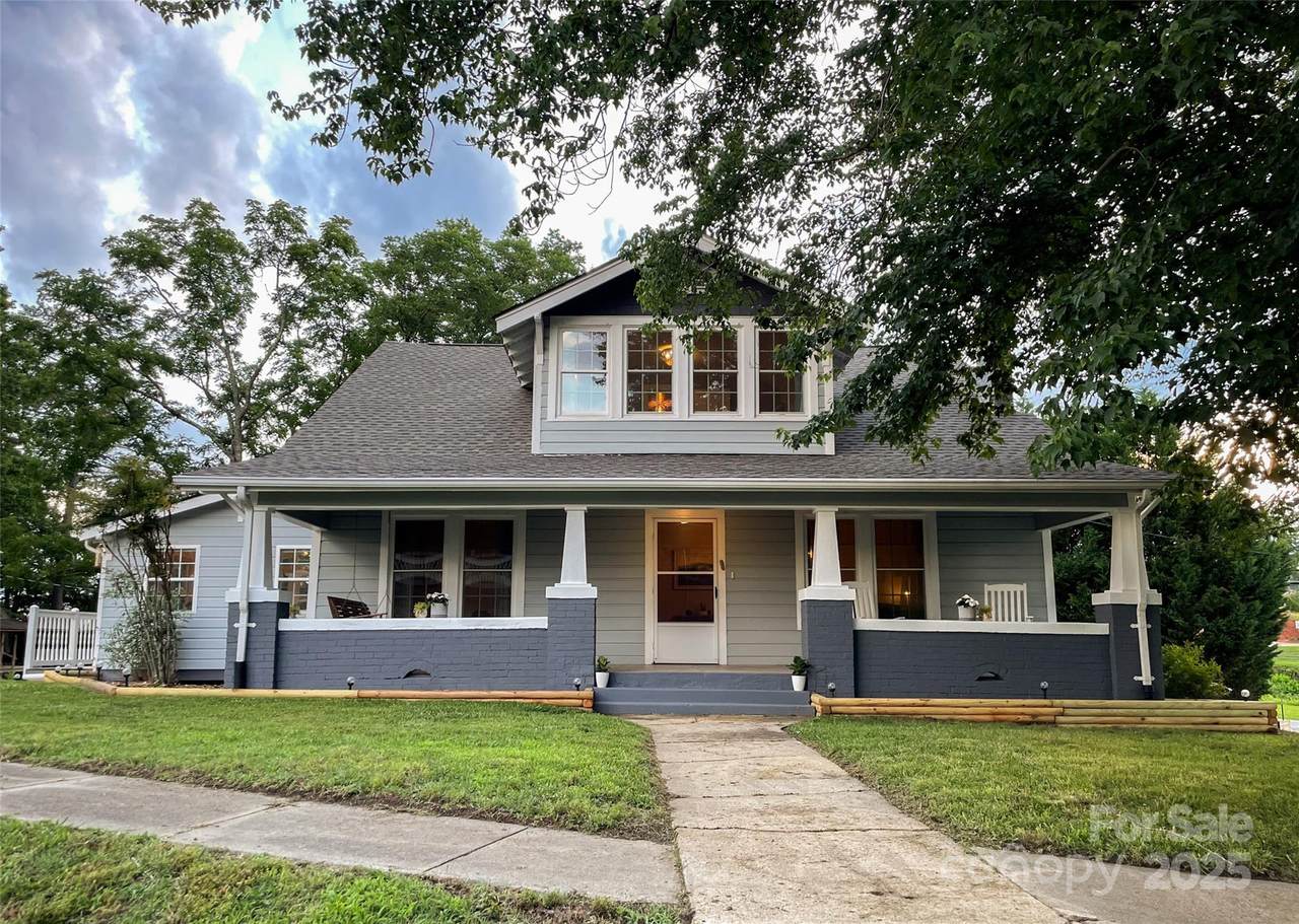 102 Cuthberson Street - Photo 1