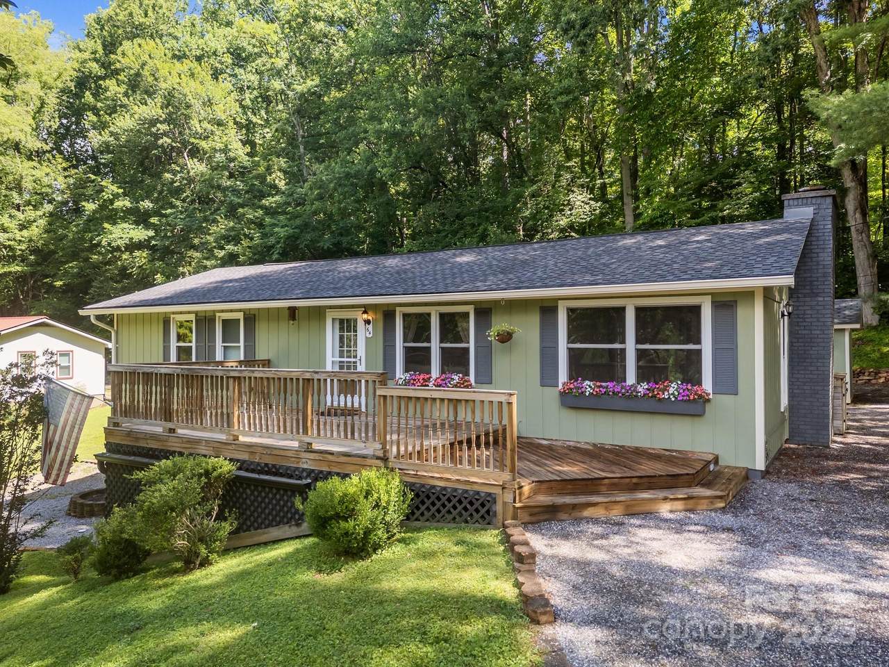 64 Christopher Lane - Photo 1