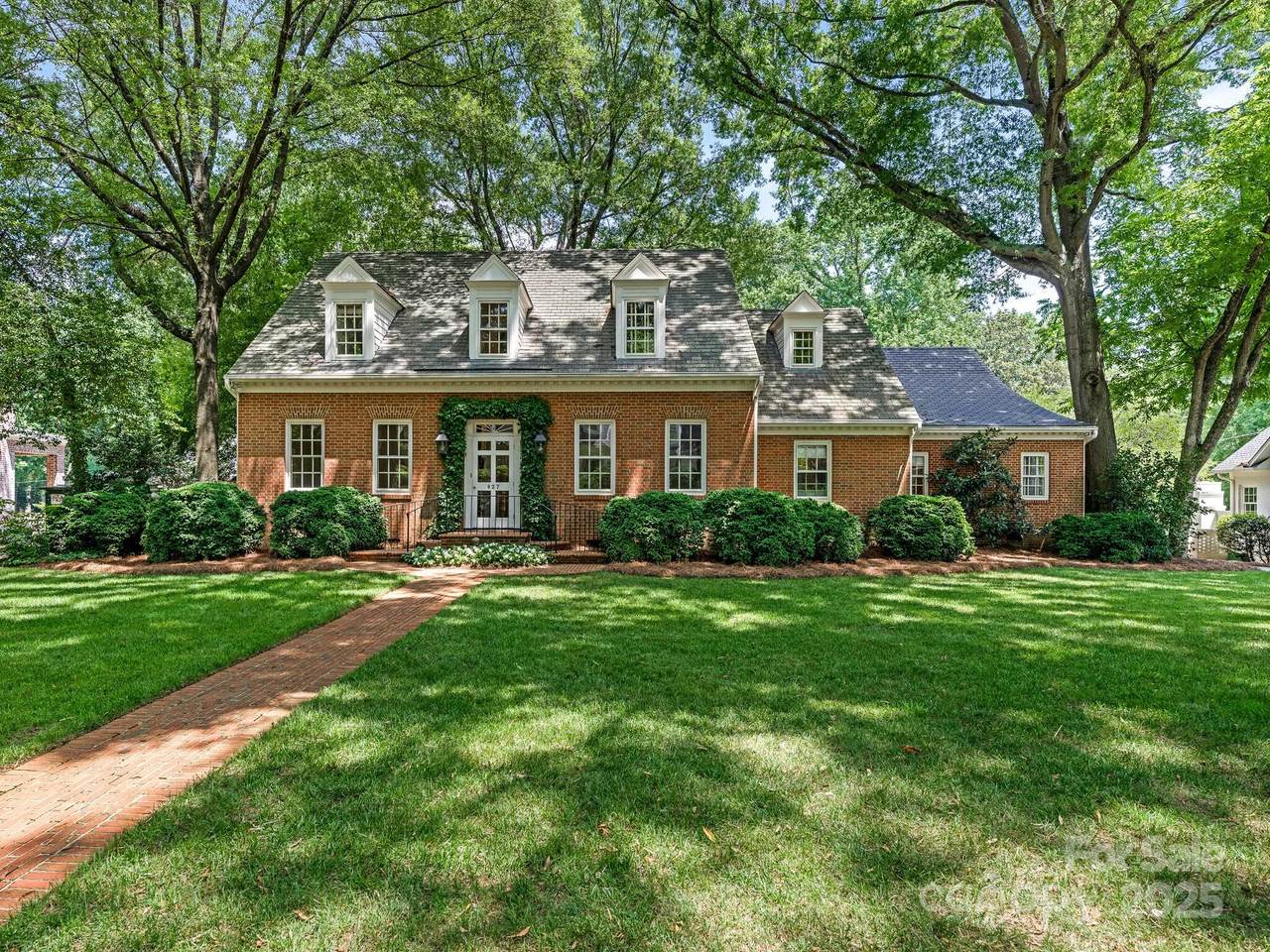 827 Museum Drive - Photo 1