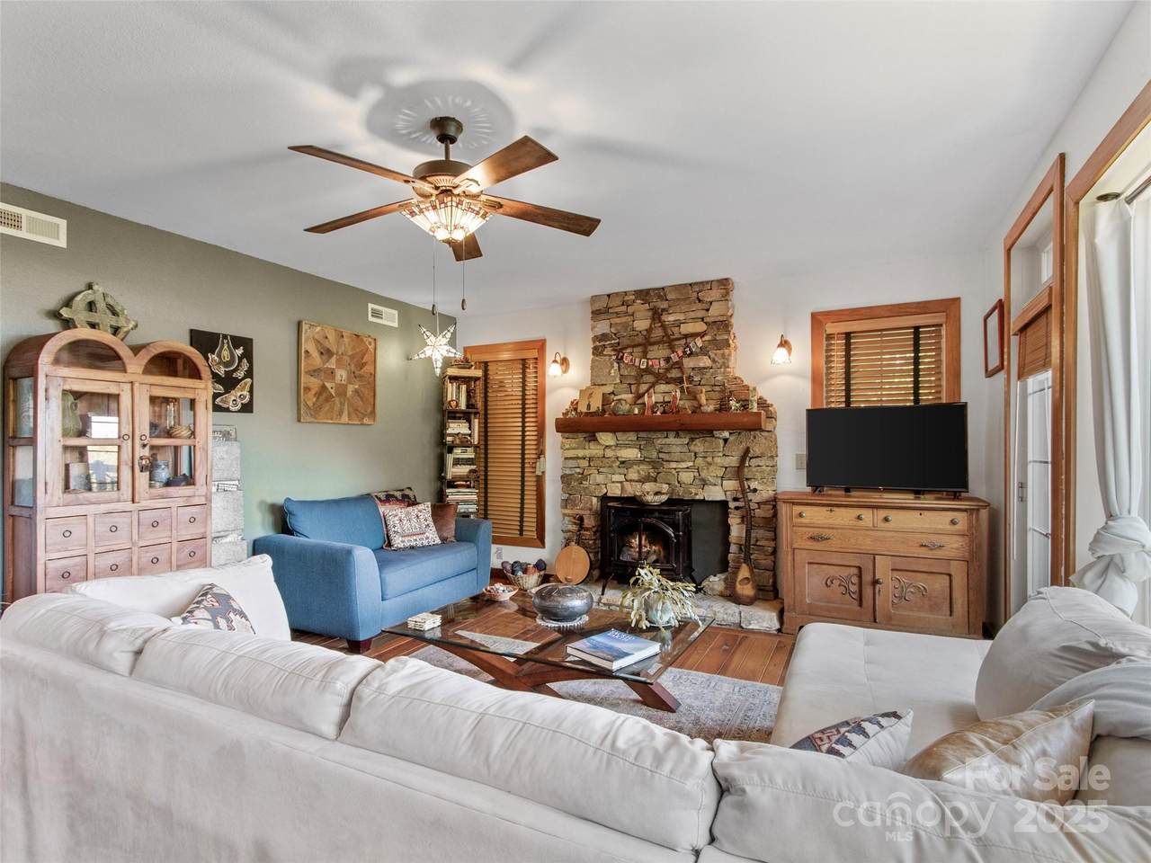 300 Creekside Way - Photo 1