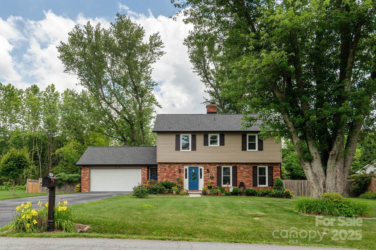 112 Underhill Road - Photo 1