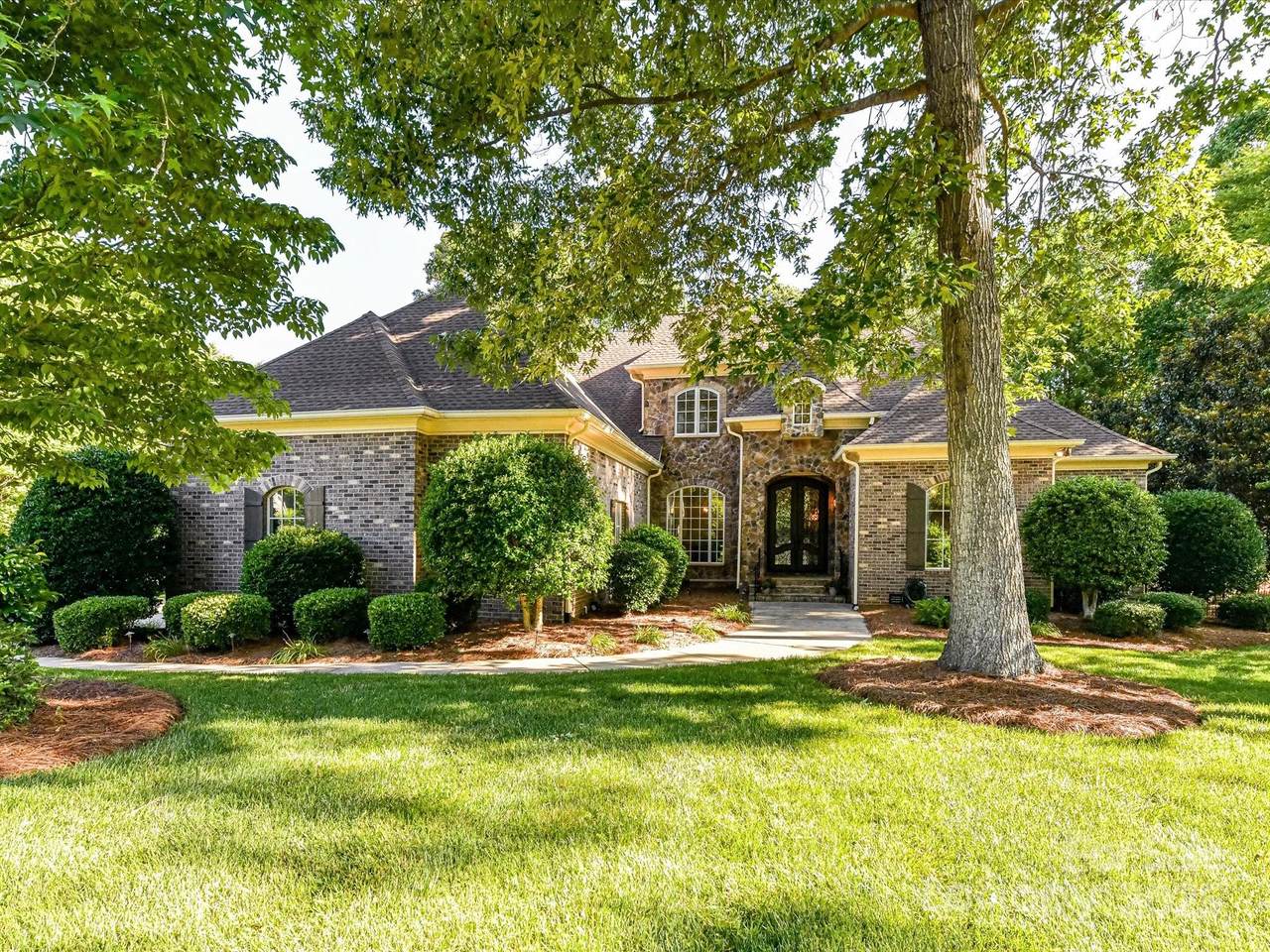 9000 Whirlaway Lane - Photo 1
